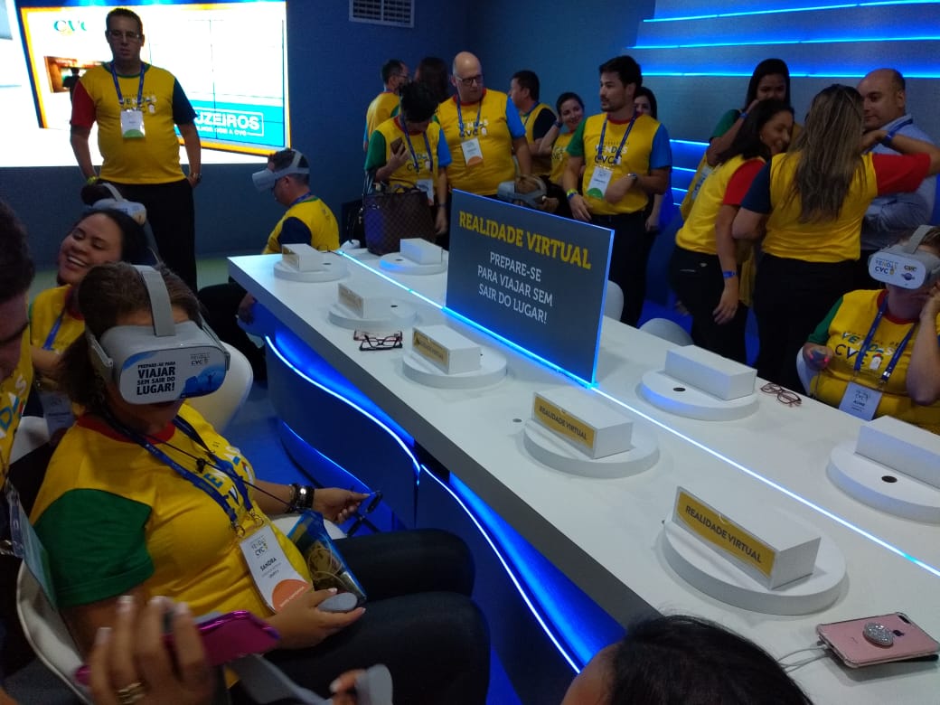 Franqueados conhecem na prática as novas ferramentas tecnológicas no Lounge CVC Experience