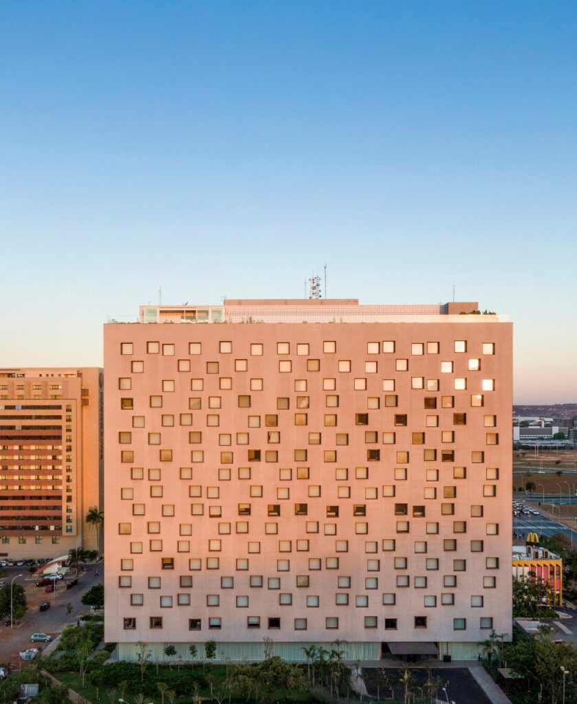 B Hotel