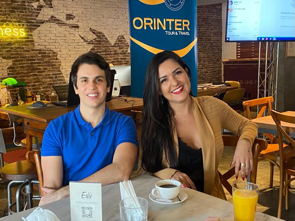Rafael Nunes, da Milu Travel, e Yana Nunes, Aquarius Viagens